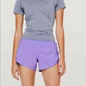 Lulu lemon Attack the Track 4 in short Size 8